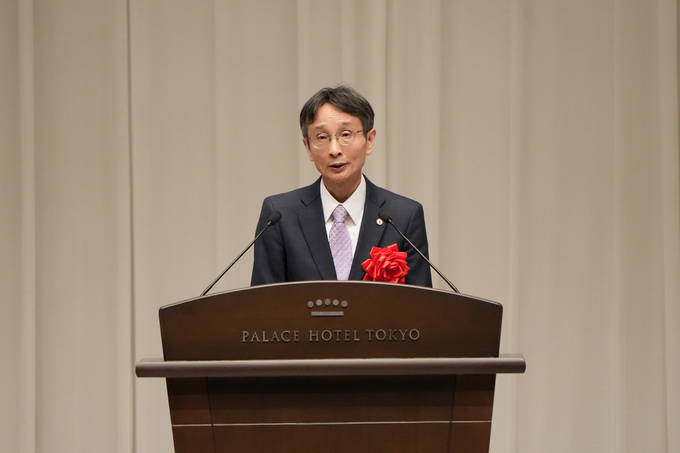 祝辞を述べられる今崎幸彦最高裁判所長官