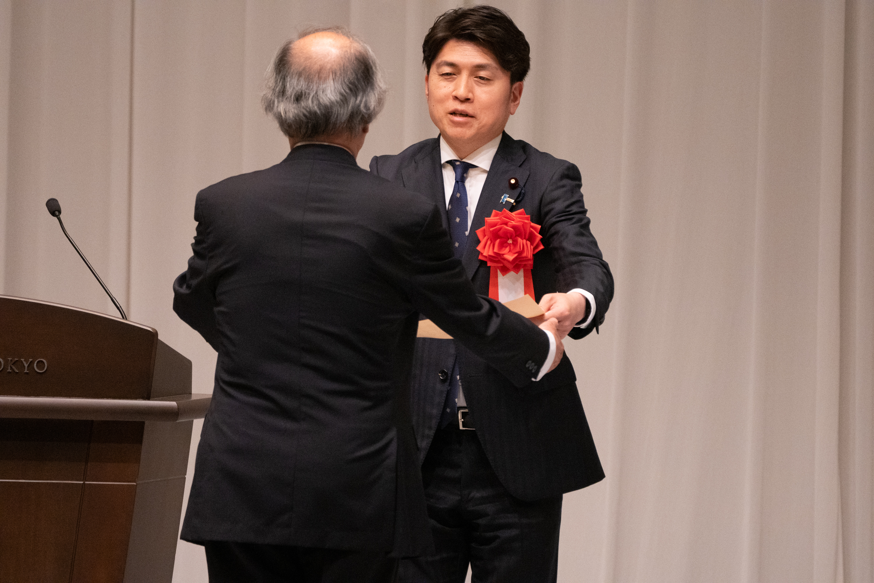 中野洋昌国土交通大臣の表彰式の様子